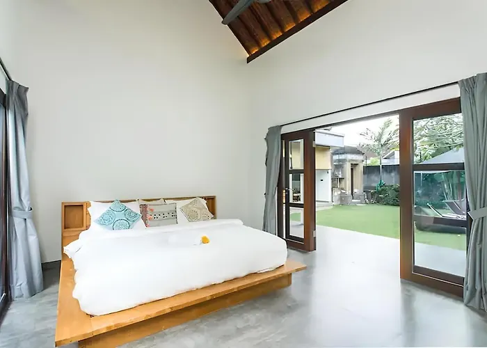 Grandlux Bali 2 Bed Pool Big Garden Seminyak