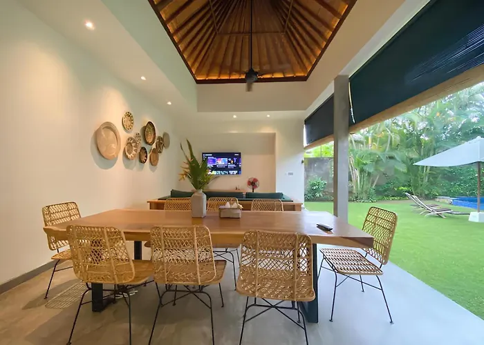 Grandlux Bali 2 Bed Pool Big Garden Seminyak